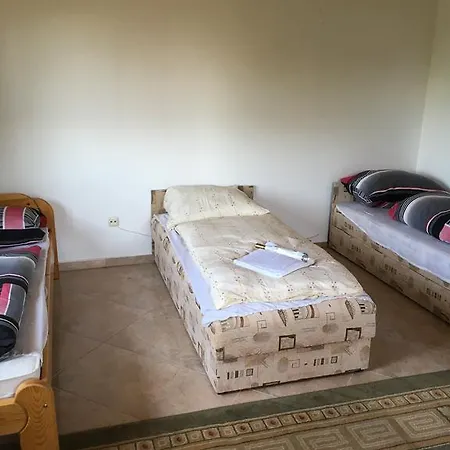 64 Es Vendeghaz