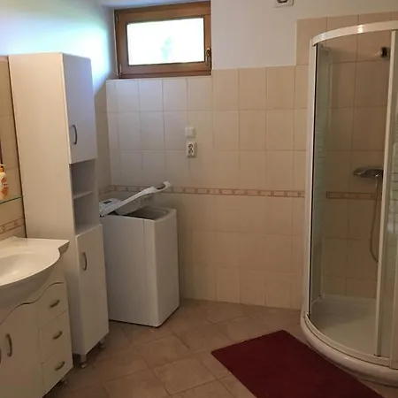 64-es Vendeghaz Penzion